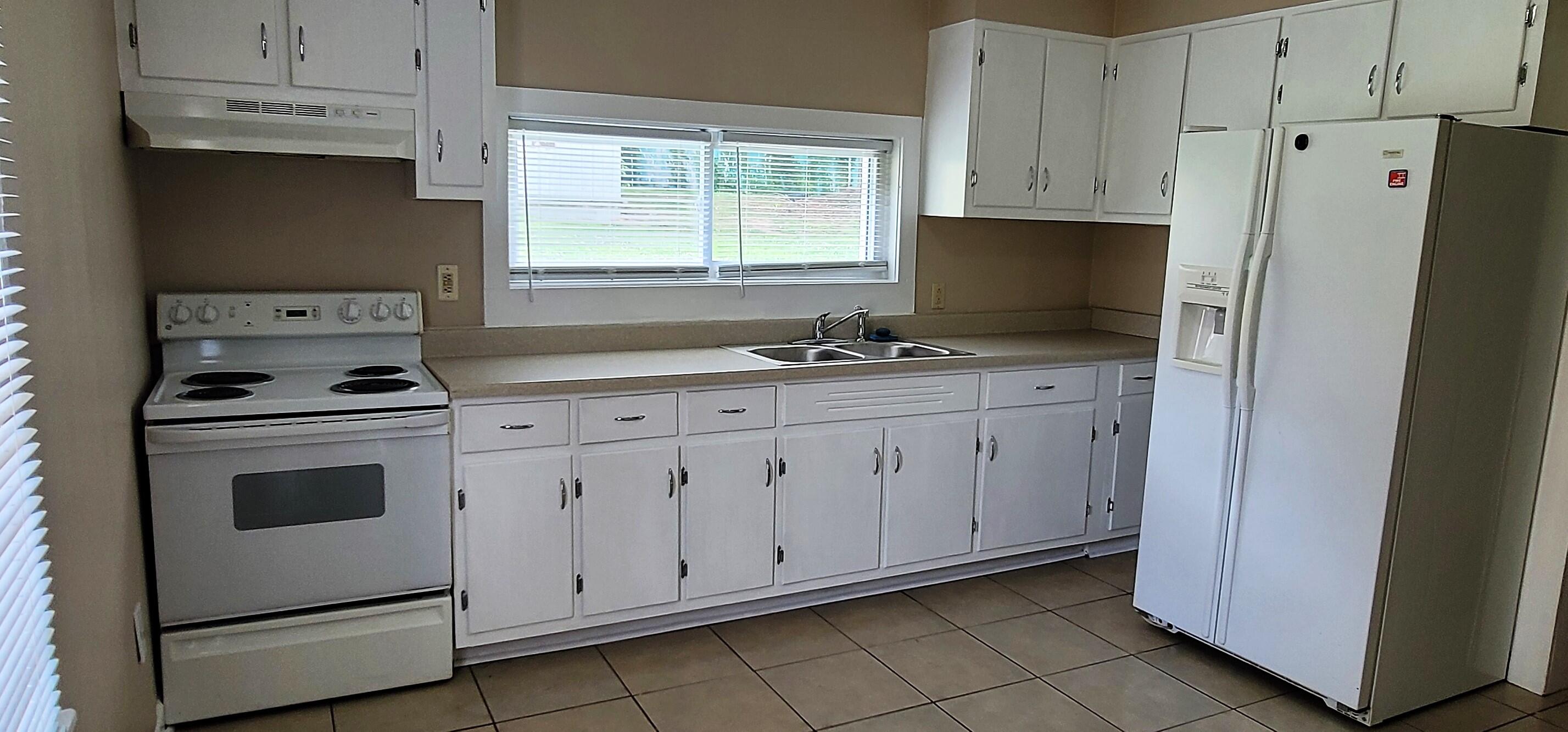 522 Rambo Street Damascus, VA 24236 - Photo 3 of 20 20210726_125108