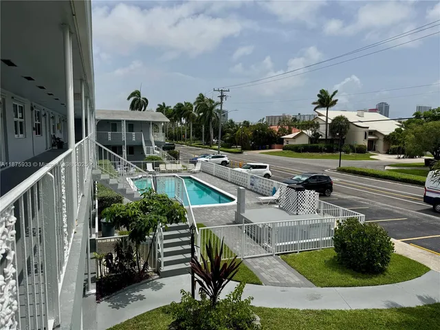 $279,000 | 630 Layne Boulevard, Unit 211, Hallandale Beach, FL 33009