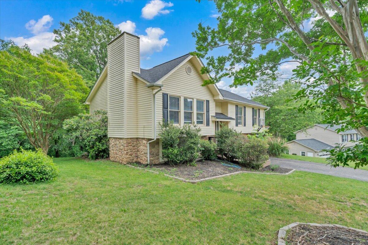 7851 Cedar Edge Road Roanoke, VA 24018 - Photo 40 of 44 a view of front of a house with a yard
