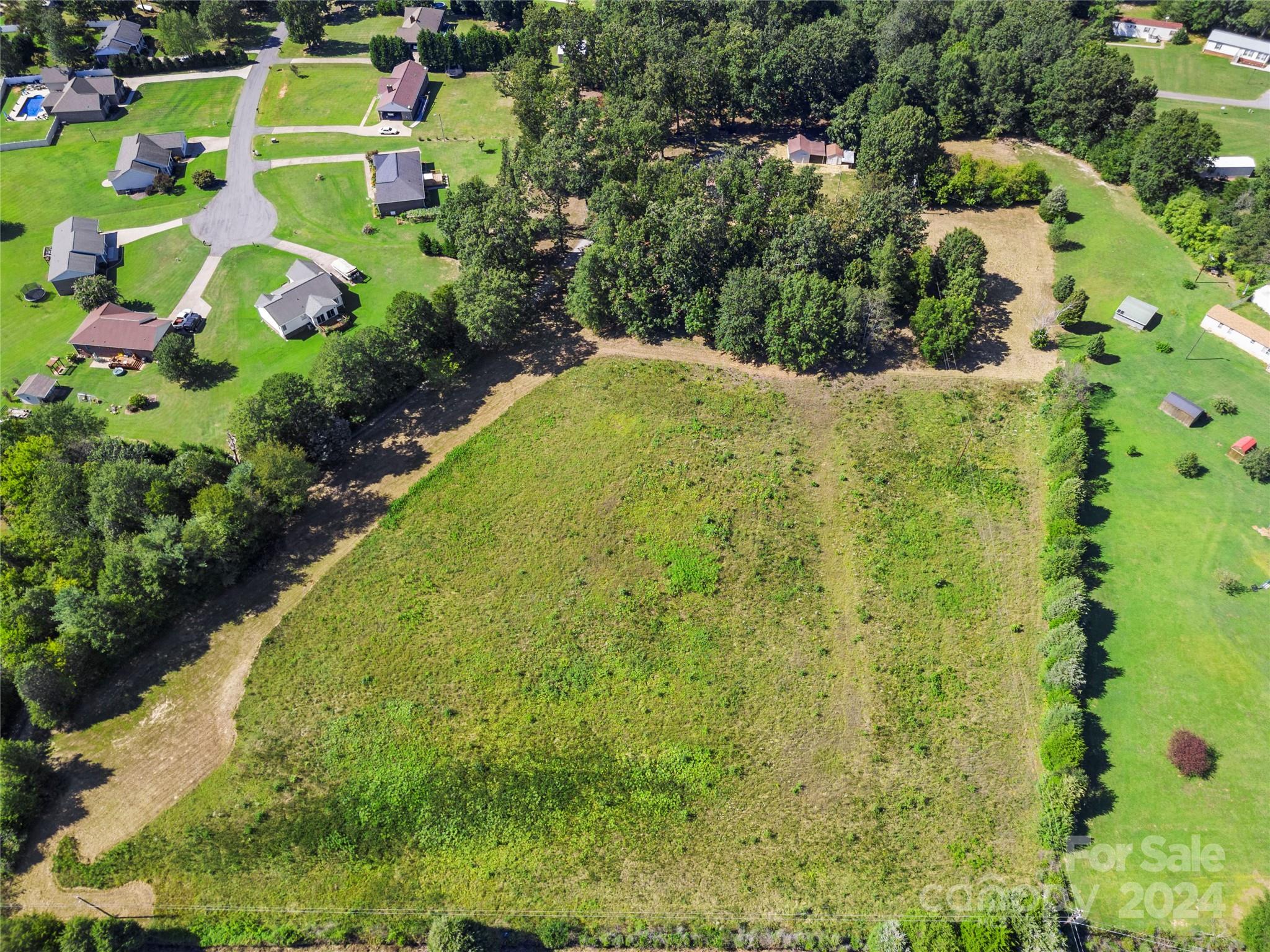 914 Margrace Road Kings Mountain, NC 28086 - Photo 33 of 36 a view of a garden with plants