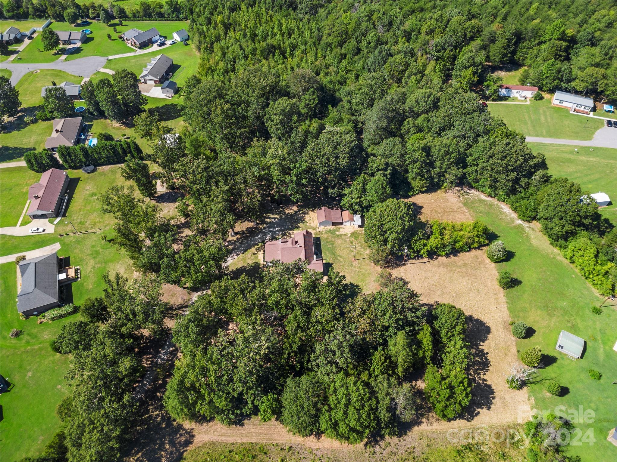 914 Margrace Road Kings Mountain, NC 28086 - Photo 34 of 36 a view of a garden with a tree