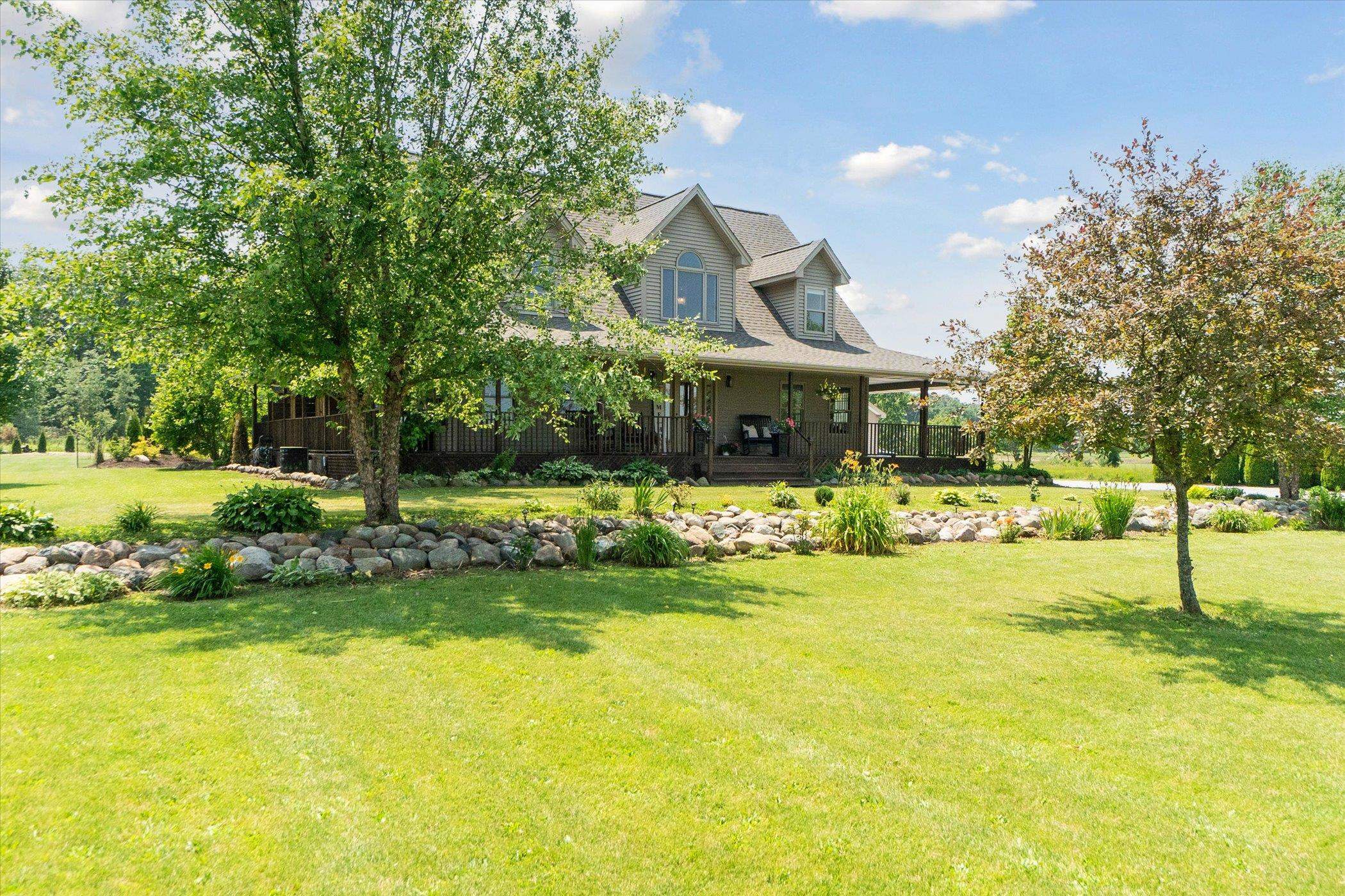 9209 Peet Road Chesaning, MI 48616 - Photo 2 of 65 50145965-661818e9-9a8e-4520-b092-11b098018ef0.JPG