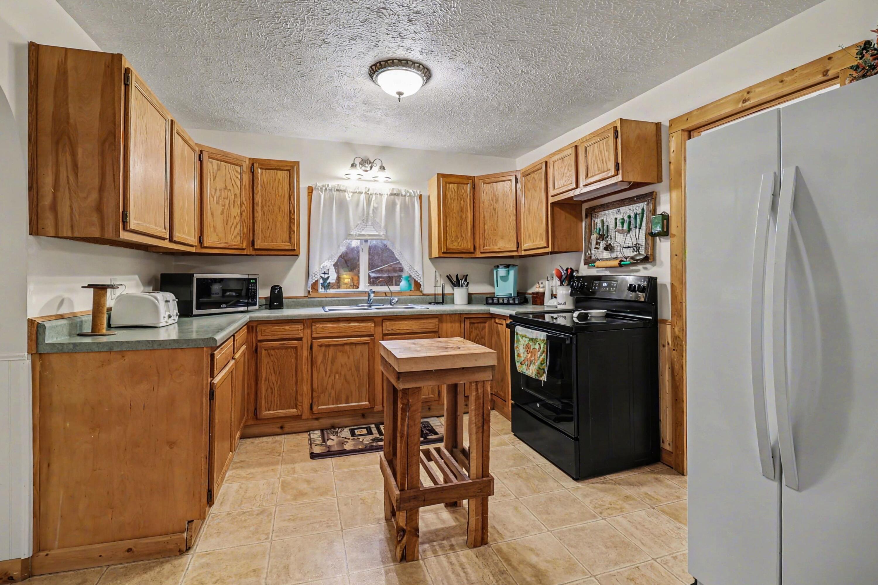 2240 East Loop Road Shelby, MI 49455 - Photo 2 of 16 2