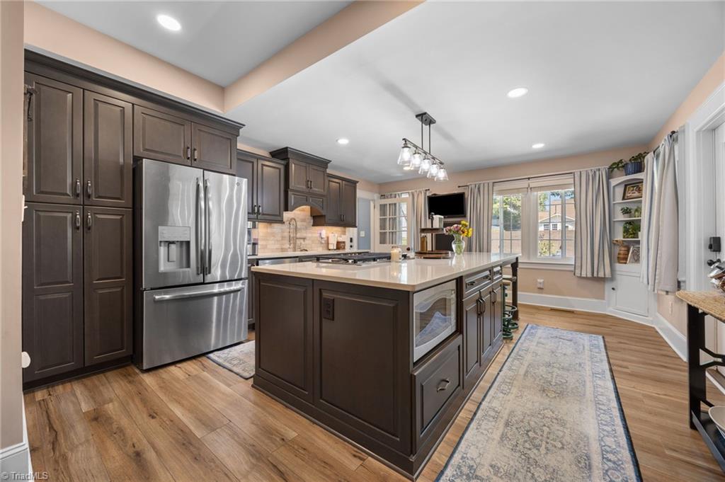 638 Colonial Drive High Point, NC 27262 - Photo 14 of 50
