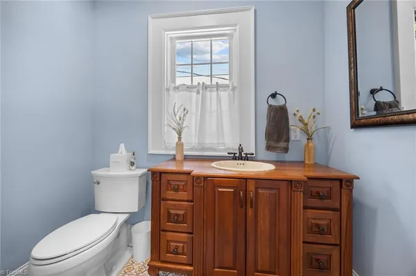 $660,000 | 638 Colonial Drive, High Point, NC 27262
