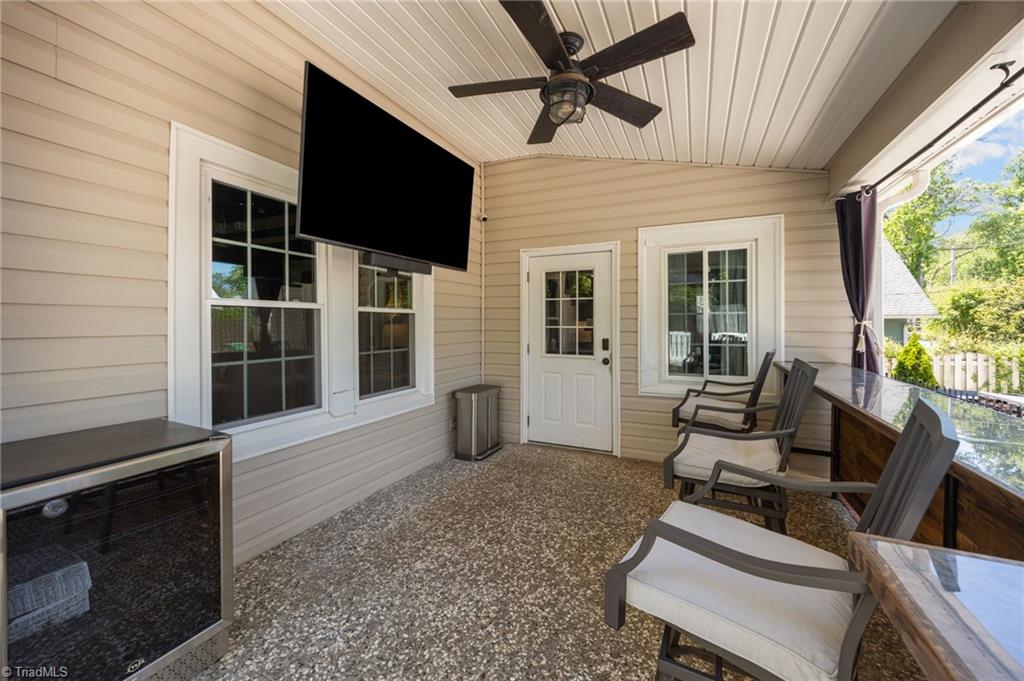638 Colonial Drive High Point, NC 27262 - Photo 46 of 50
