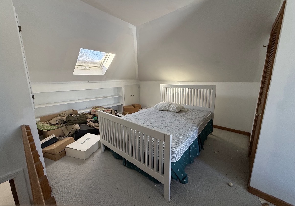 14949 Avers Avenue Midlothian, IL 60445 - Photo 5 of 5 a bedroom with a bed and a window