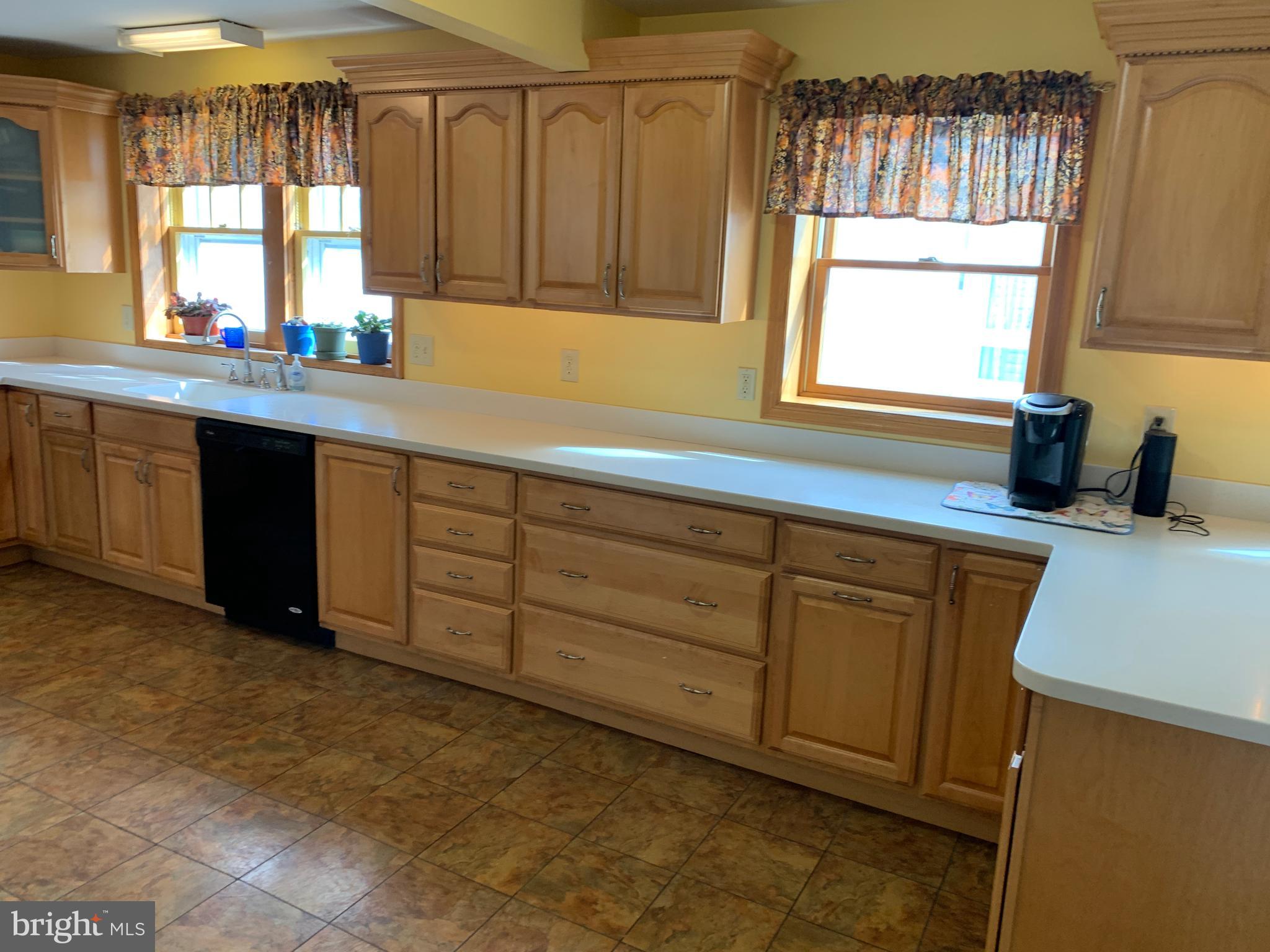 2885 Nottingham Way Hamilton, NJ 08619 - Photo 9 of 33