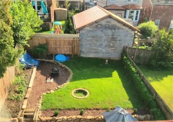 a view of an outdoor space