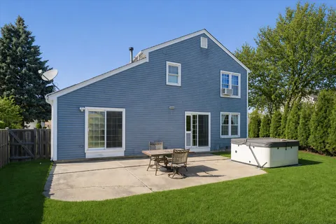 $499,000 | 421 Thompson Boulevard, Buffalo Grove, IL 60089