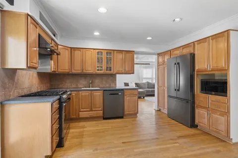 $499,000 | 421 Thompson Boulevard, Buffalo Grove, IL 60089