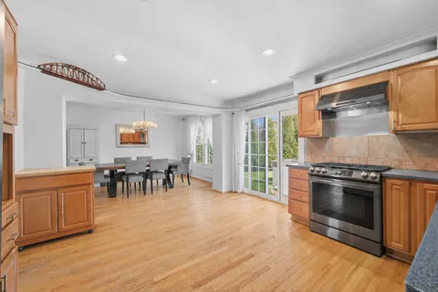 $499,000 | 421 Thompson Boulevard, Buffalo Grove, IL 60089