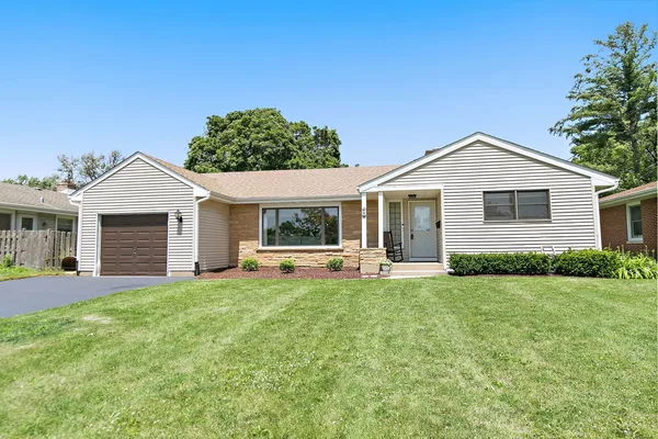 $365,000 | 48 Park Avenue, Cary, IL 60013