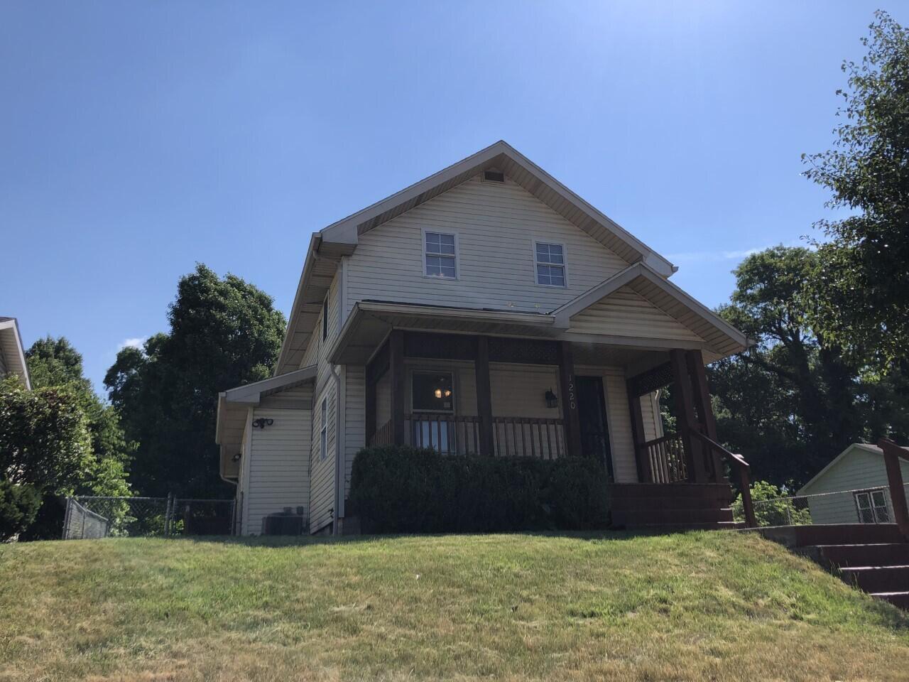 1220 Selma Road Springfield, OH 45505 - Photo 2 of 26