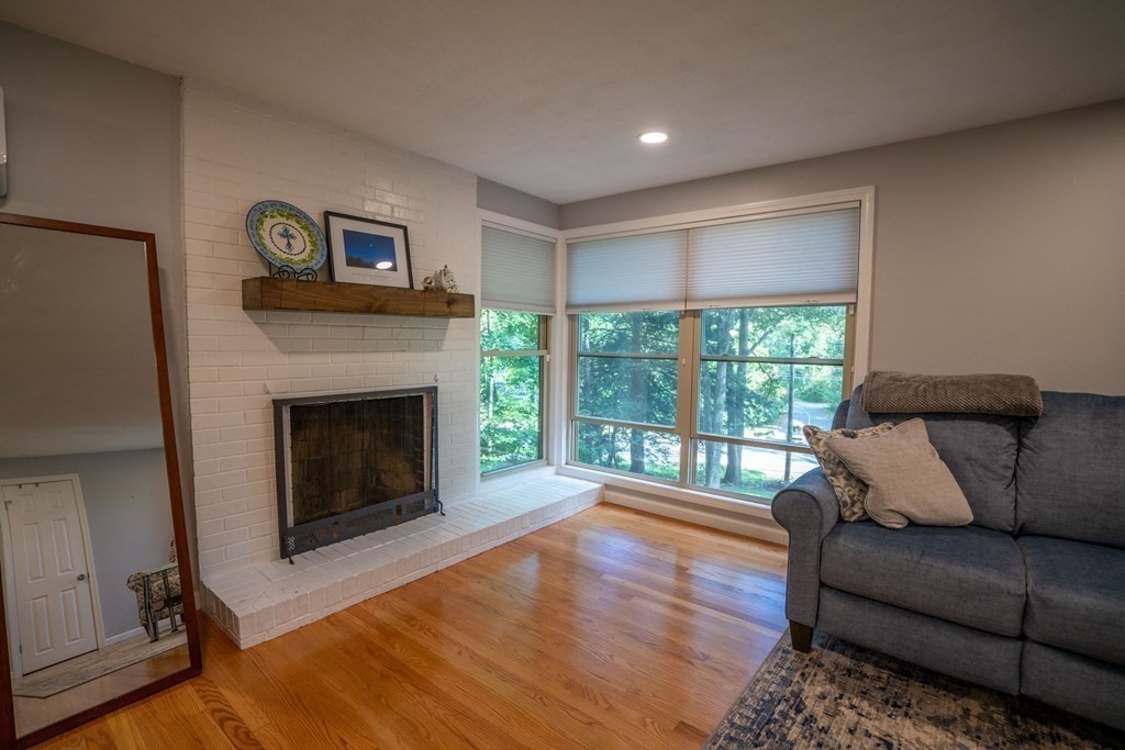 617 Florence Road Northampton, MA 01062 - Photo 8 of 32
