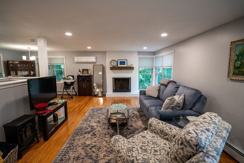 617 Florence Road Northampton, MA 01062 - Photo 9 of 32