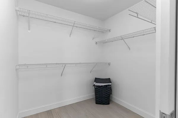 $428,500 | 700 Saratoga Circle, Unit B101, Naples, FL 34104