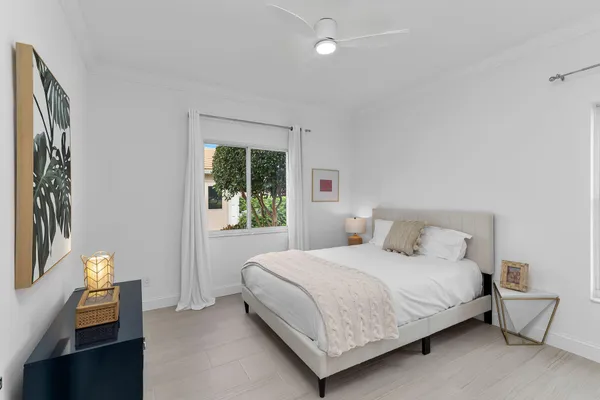 $428,500 | 700 Saratoga Circle, Unit B101, Naples, FL 34104