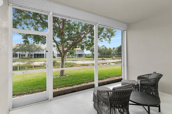$428,500 | 700 Saratoga Circle, Unit B101, Naples, FL 34104