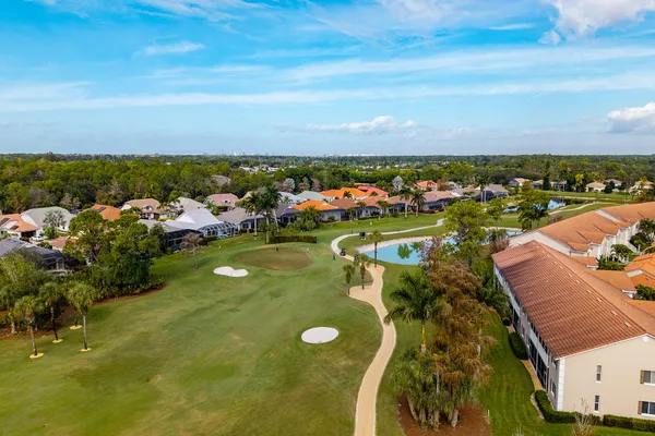 $428,500 | 700 Saratoga Circle, Unit B101, Naples, FL 34104