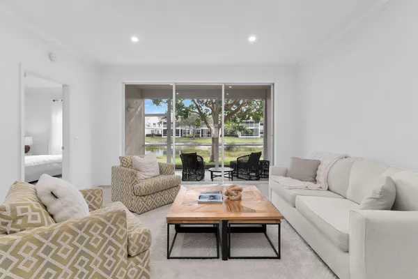 $428,500 | 700 Saratoga Circle, Unit B101, Naples, FL 34104