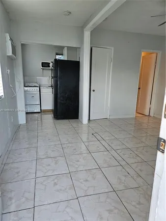 $1,300 | 1437 Northeast 110th Terrace, Unit 4, Miami, FL 33161