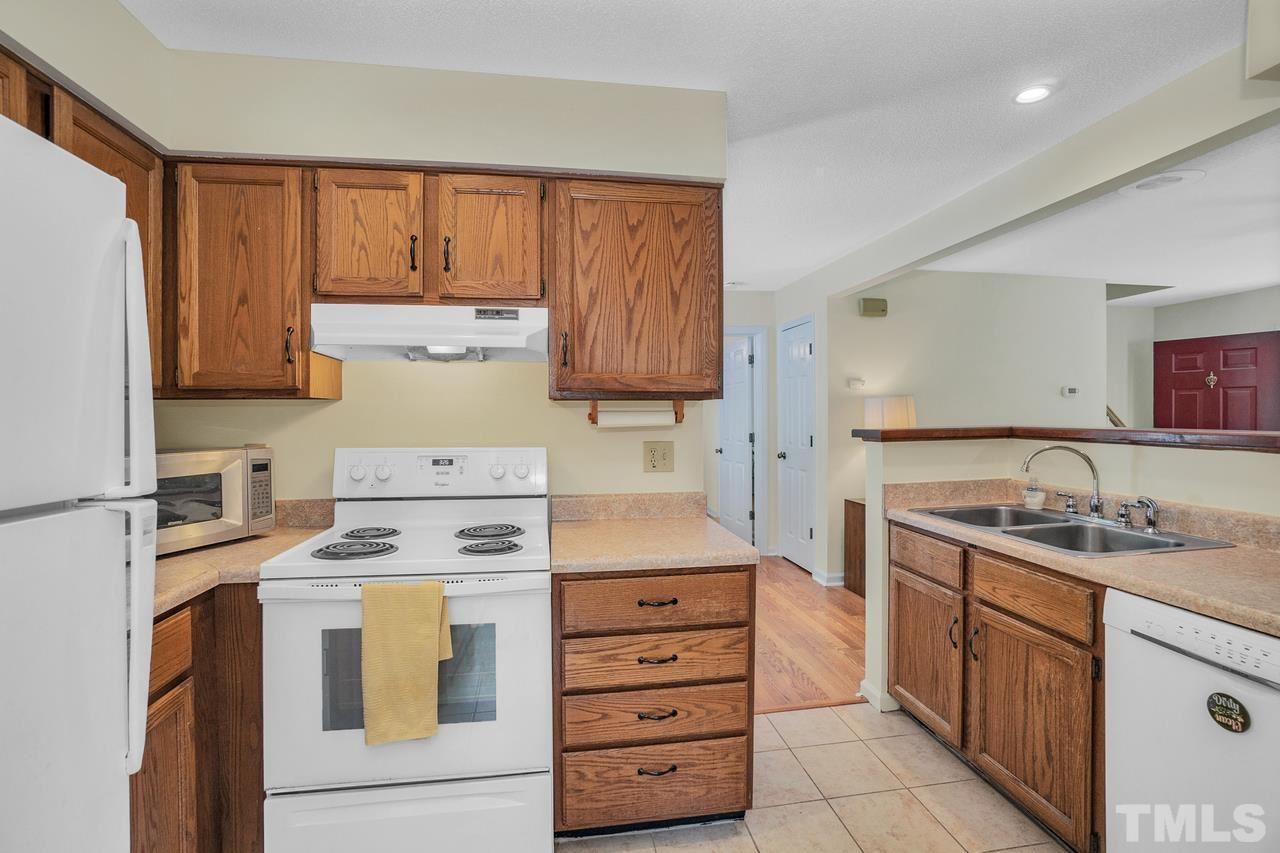 4005 Olde Coach Road Durham, NC 27707 - Photo 10 of 22