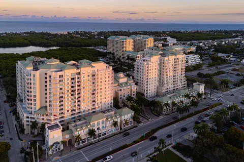 $875,000 | 450 North Federal Highway, Unit 711, Boynton Beach, FL 33435