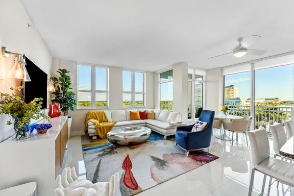 $824,000 | 450 North Federal Highway, Unit 711, Boynton Beach, FL 33435