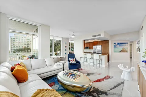 $875,000 | 450 North Federal Highway, Unit 711, Boynton Beach, FL 33435