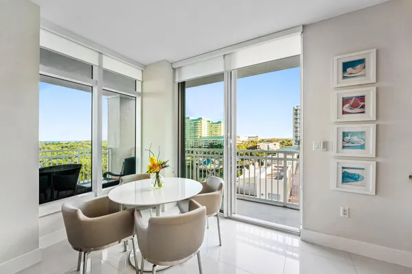 $824,000 | 450 North Federal Highway, Unit 711, Boynton Beach, FL 33435