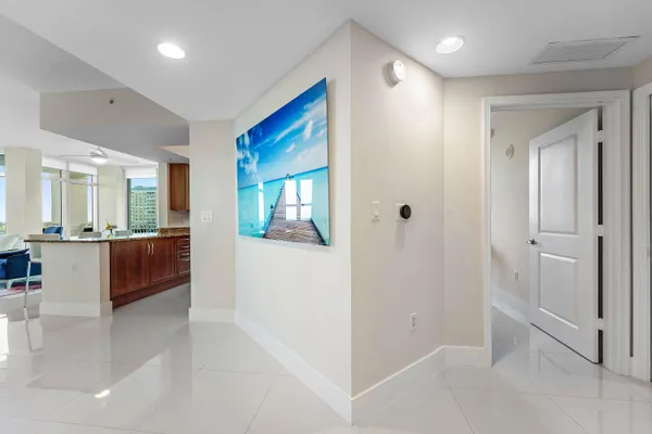 $824,000 | 450 North Federal Highway, Unit 711, Boynton Beach, FL 33435