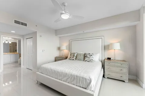 $875,000 | 450 North Federal Highway, Unit 711, Boynton Beach, FL 33435