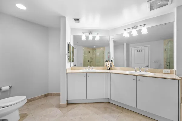 $824,000 | 450 North Federal Highway, Unit 711, Boynton Beach, FL 33435