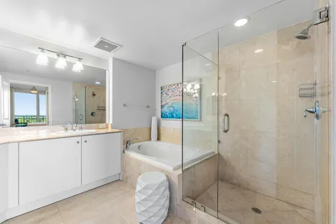 $875,000 | 450 North Federal Highway, Unit 711, Boynton Beach, FL 33435