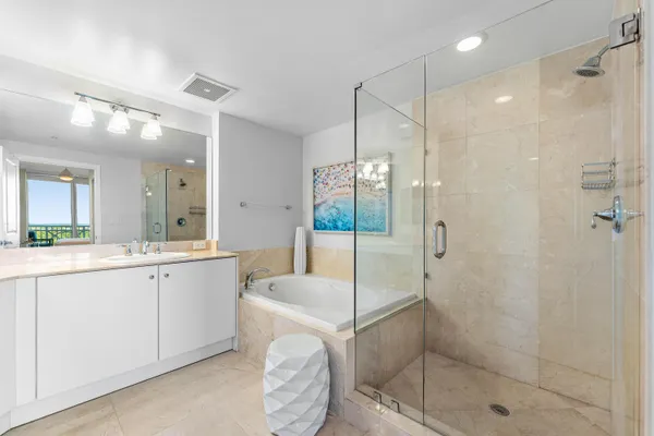 $824,000 | 450 North Federal Highway, Unit 711, Boynton Beach, FL 33435
