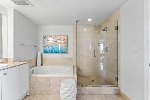 $875,000 | 450 North Federal Highway, Unit 711, Boynton Beach, FL 33435