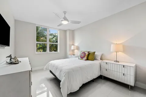 $875,000 | 450 North Federal Highway, Unit 711, Boynton Beach, FL 33435