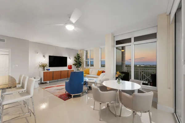 $824,000 | 450 North Federal Highway, Unit 711, Boynton Beach, FL 33435