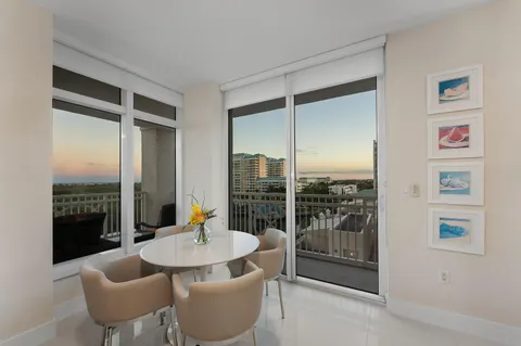 $875,000 | 450 North Federal Highway, Unit 711, Boynton Beach, FL 33435