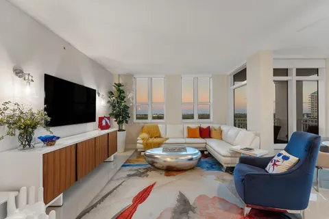 $875,000 | 450 North Federal Highway, Unit 711, Boynton Beach, FL 33435