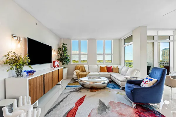 $824,000 | 450 North Federal Highway, Unit 711, Boynton Beach, FL 33435