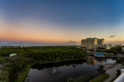 $875,000 | 450 North Federal Highway, Unit 711, Boynton Beach, FL 33435