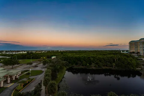 $875,000 | 450 North Federal Highway, Unit 711, Boynton Beach, FL 33435