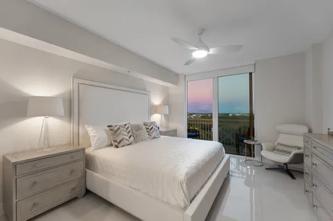 $875,000 | 450 North Federal Highway, Unit 711, Boynton Beach, FL 33435