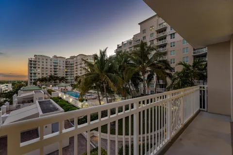 $875,000 | 450 North Federal Highway, Unit 711, Boynton Beach, FL 33435