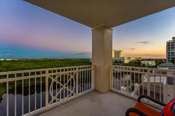 $824,000 | 450 North Federal Highway, Unit 711, Boynton Beach, FL 33435