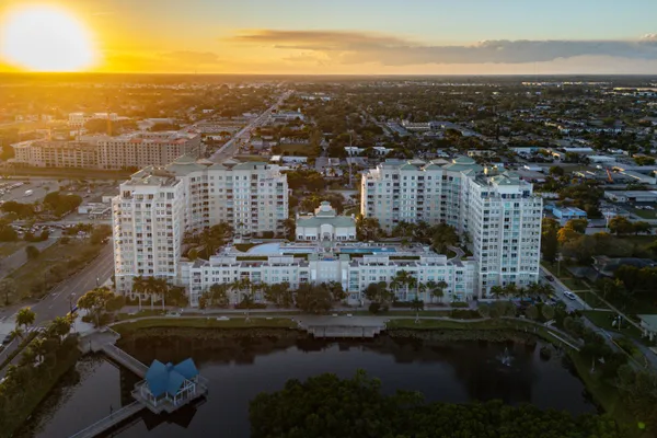 $824,000 | 450 North Federal Highway, Unit 711, Boynton Beach, FL 33435