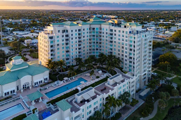 $824,000 | 450 North Federal Highway, Unit 711, Boynton Beach, FL 33435
