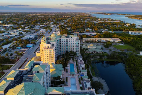 $875,000 | 450 North Federal Highway, Unit 711, Boynton Beach, FL 33435